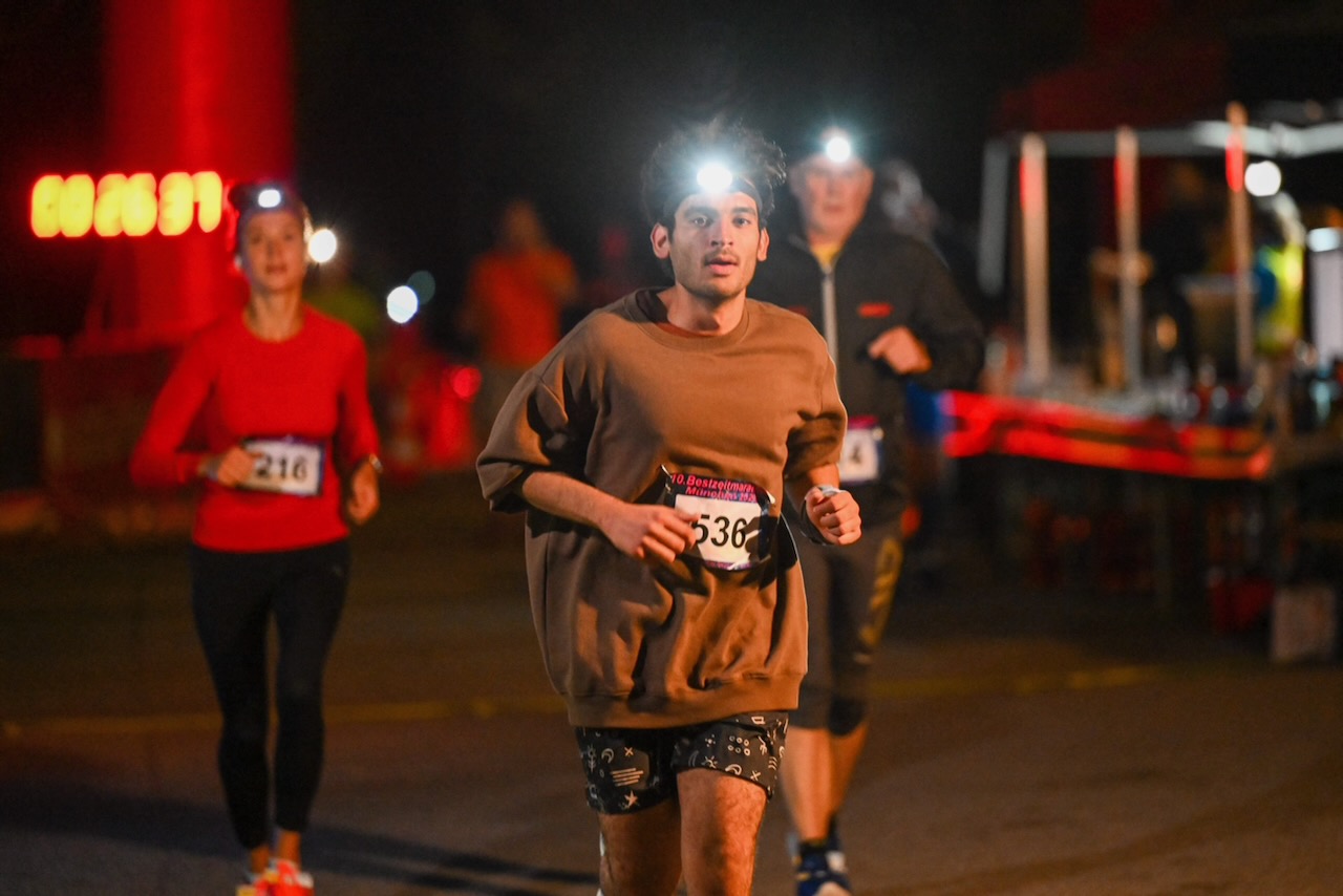 Bestzeitmarathon München - Der Lauf gegen die Gesetze der Physik, München
